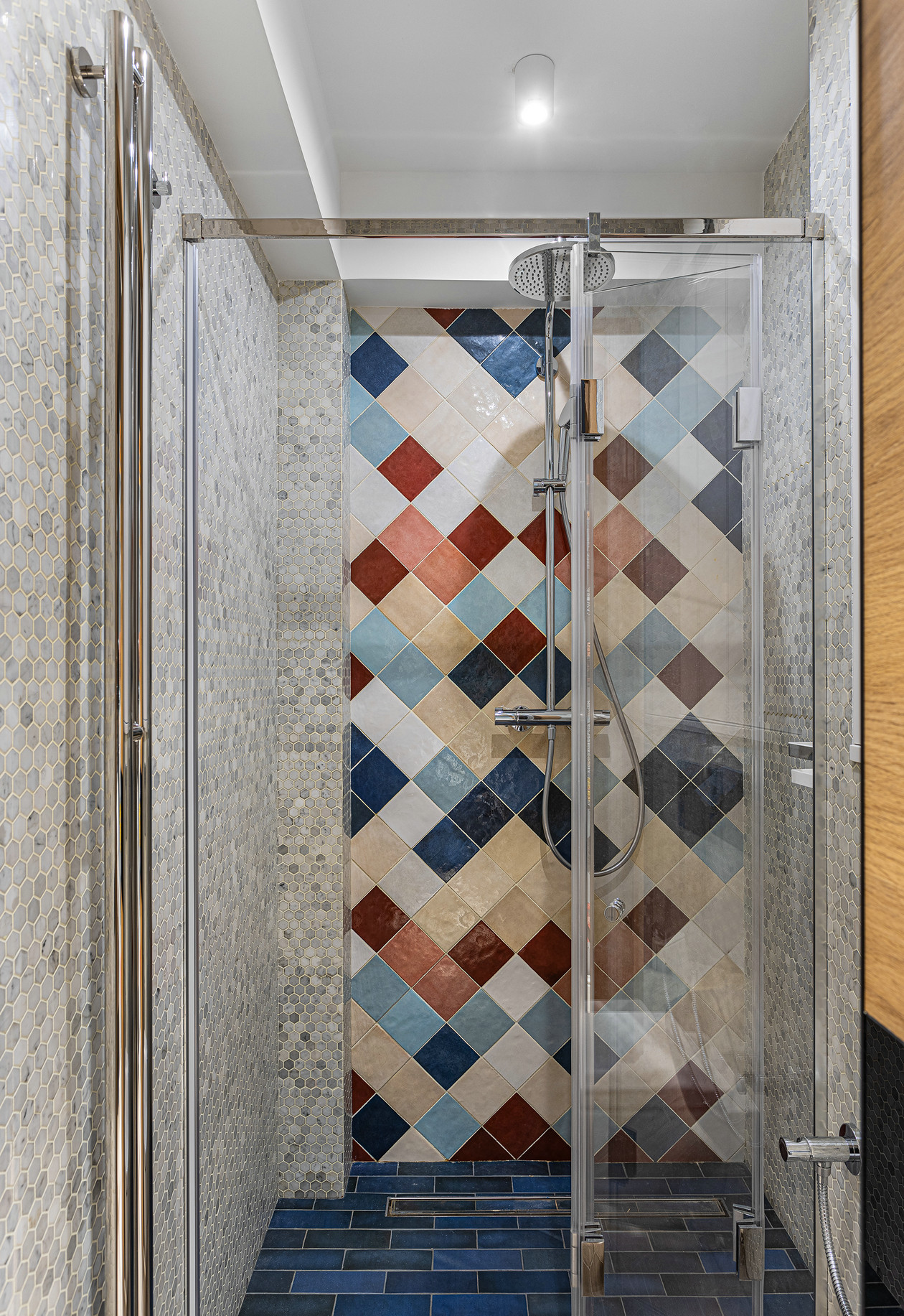 俄罗斯多彩色系公寓设计-24