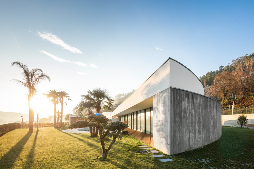 葡萄牙 Arouca 住宅 | 融入自然的"天眼"建筑-33