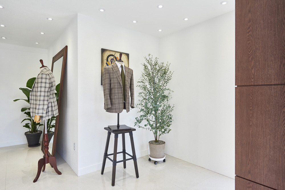 24 坪高级定制服装店，打造优雅黑白空间-18
