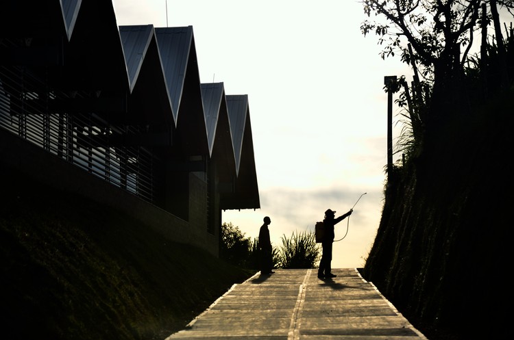 哥伦比亚农村学校 · 模块化设计与景观互动-24