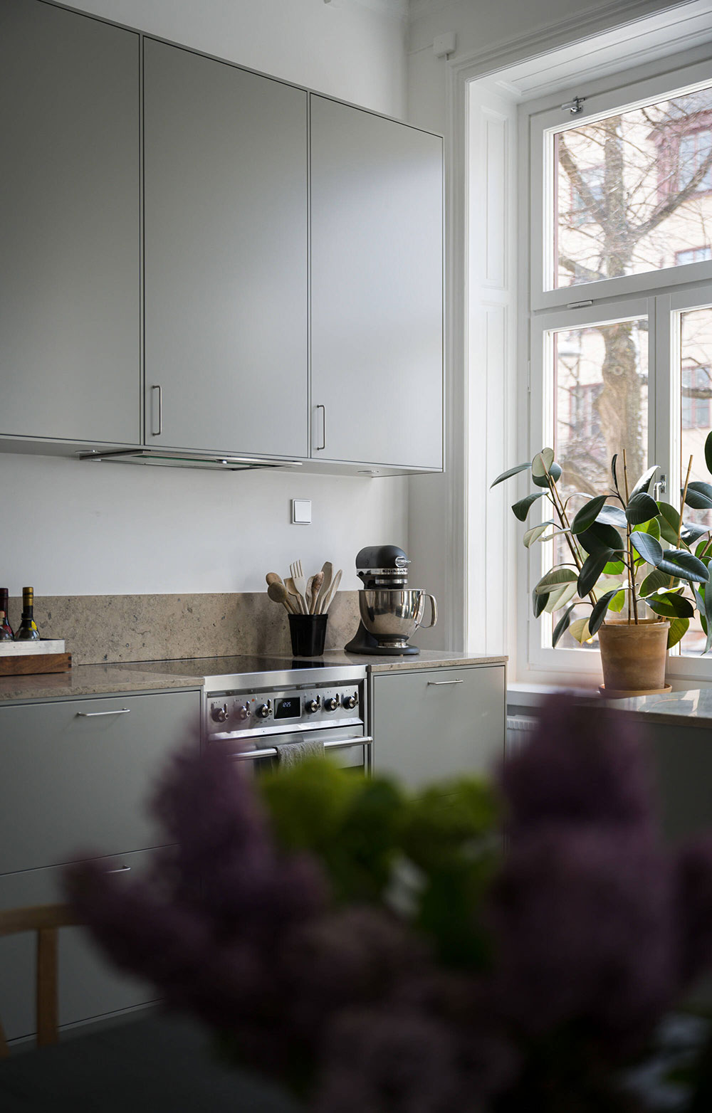 斯德哥尔摩橄榄绿公寓,冲浪板成独特装饰-15