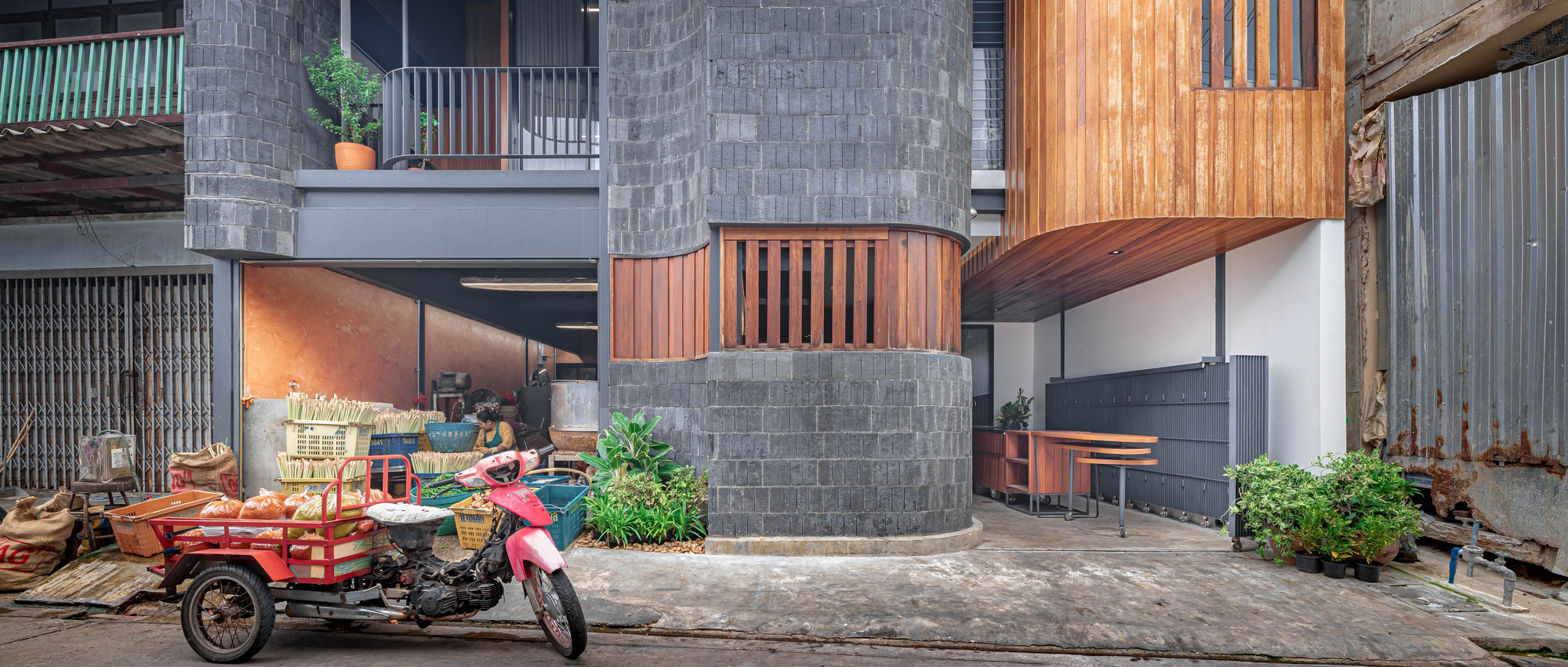 Baan Priggang / BodinChapa Architects-32