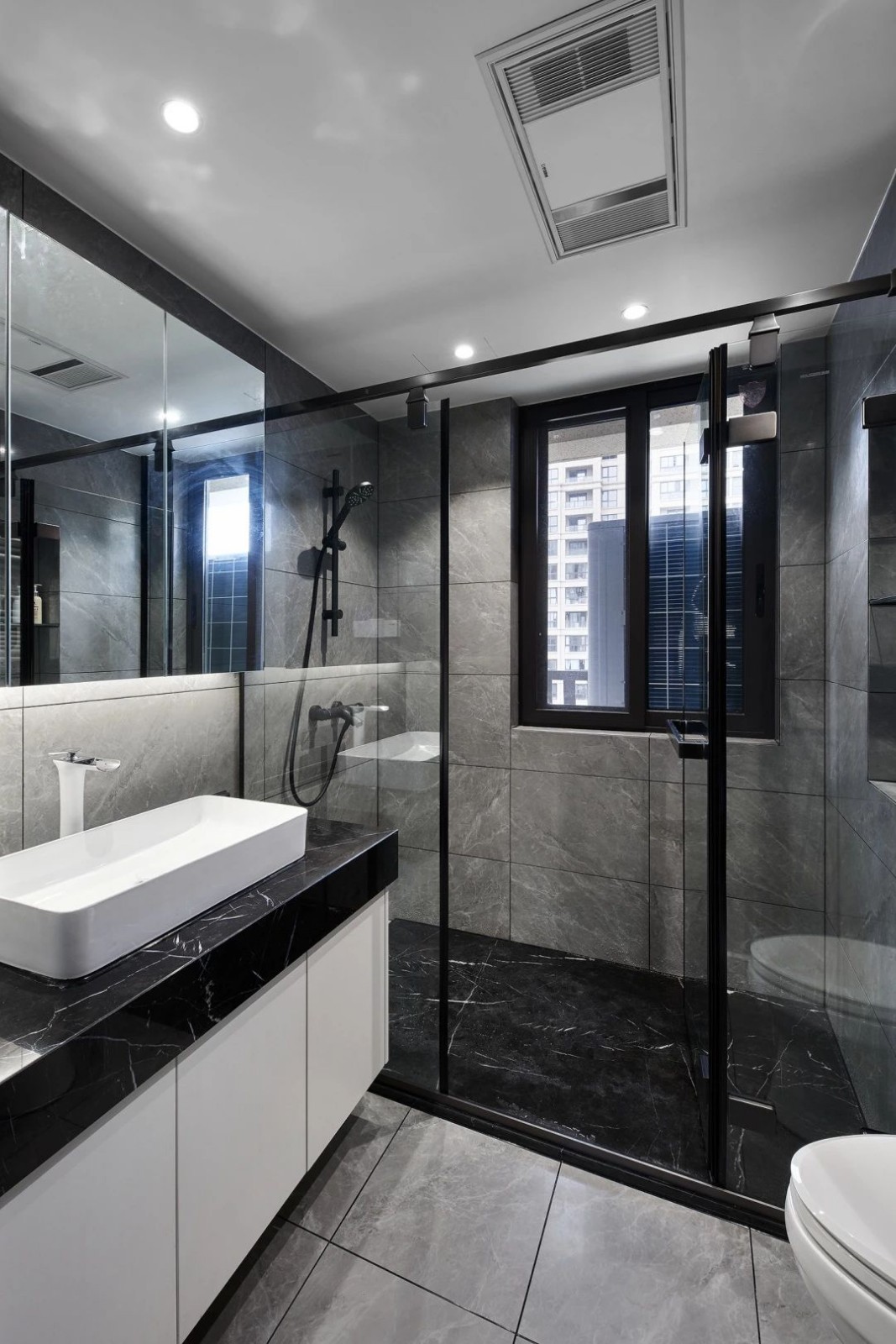 手办迷的现代简约之家 | 悬空背景展柜，红橡实木家具-29