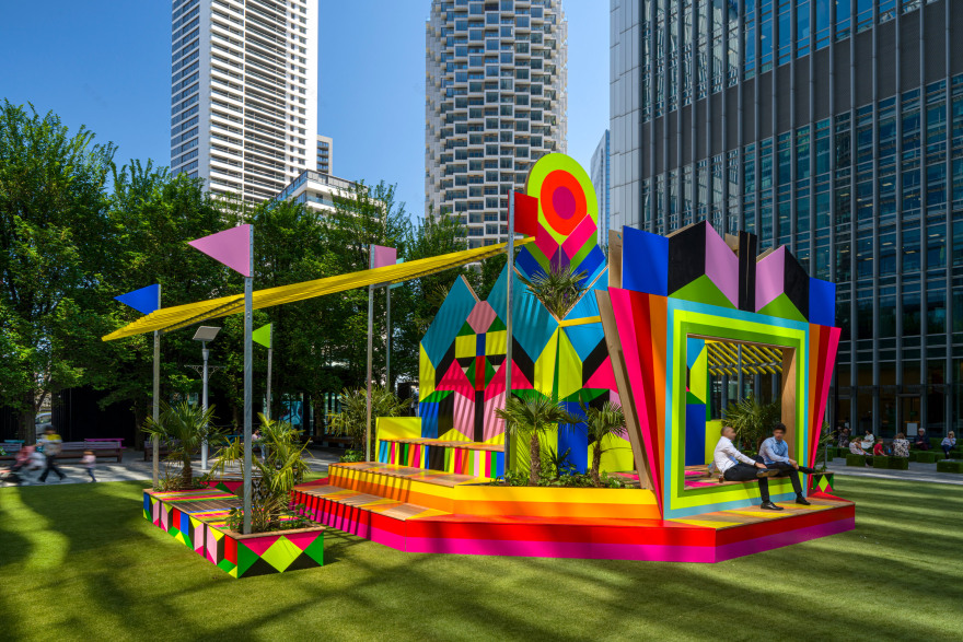 摩天大楼下的活力阳光亭-7