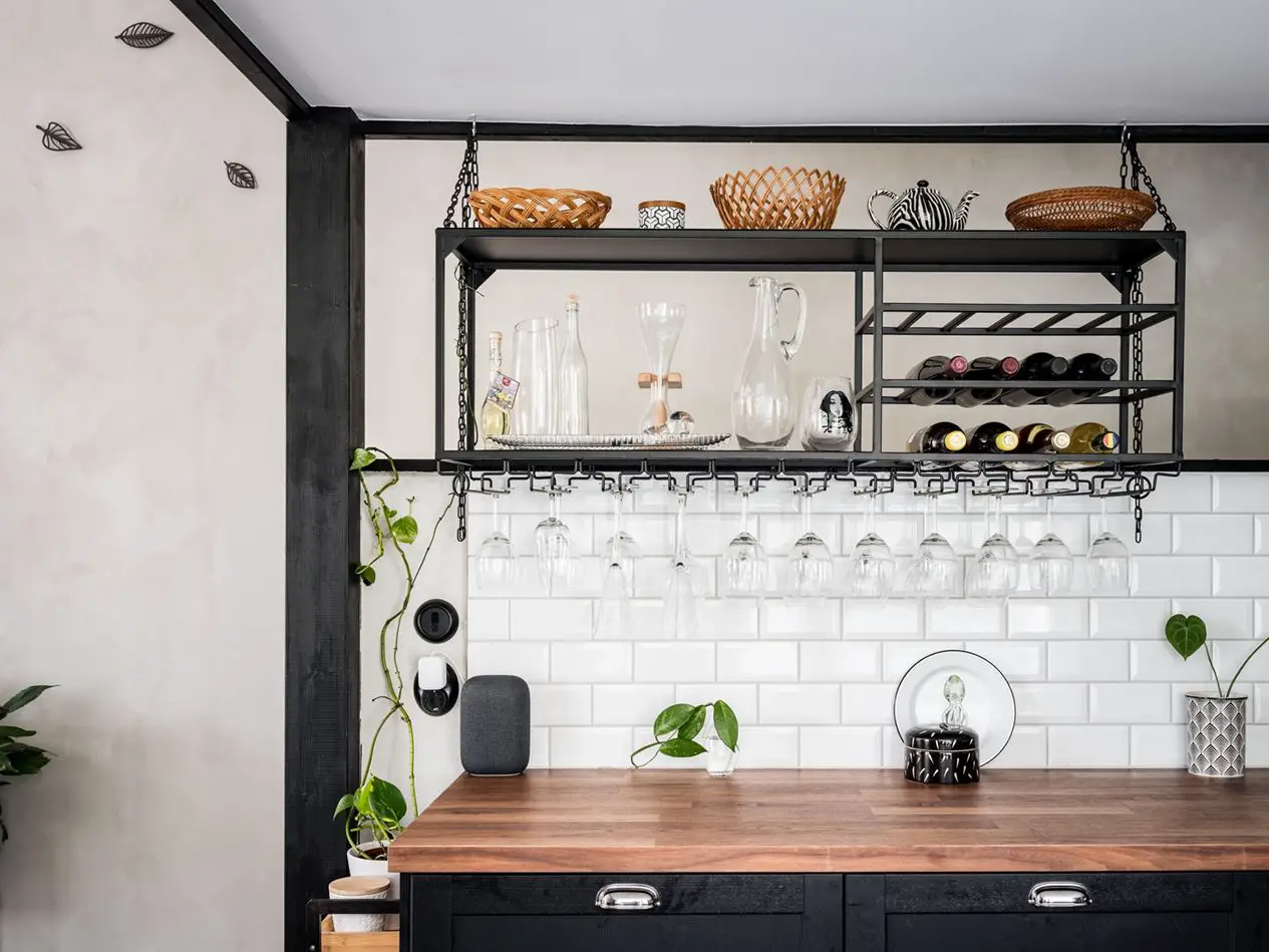 瑞典 80m2 工业风公寓 | 旧时面包店的优雅新生-5