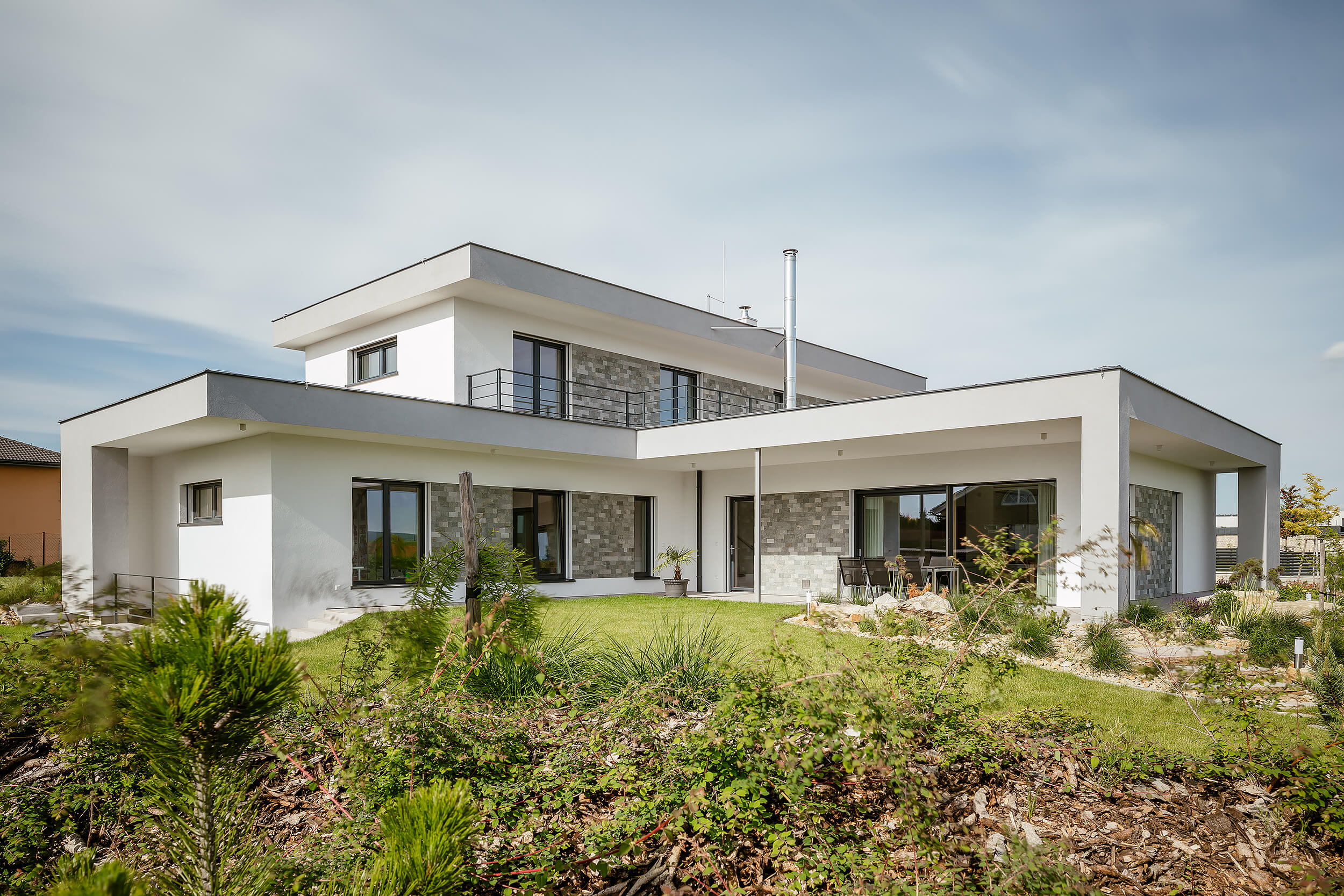Villa Litomyšl II: A Family House Shaped 丨 Light, Slope, and Garden-6