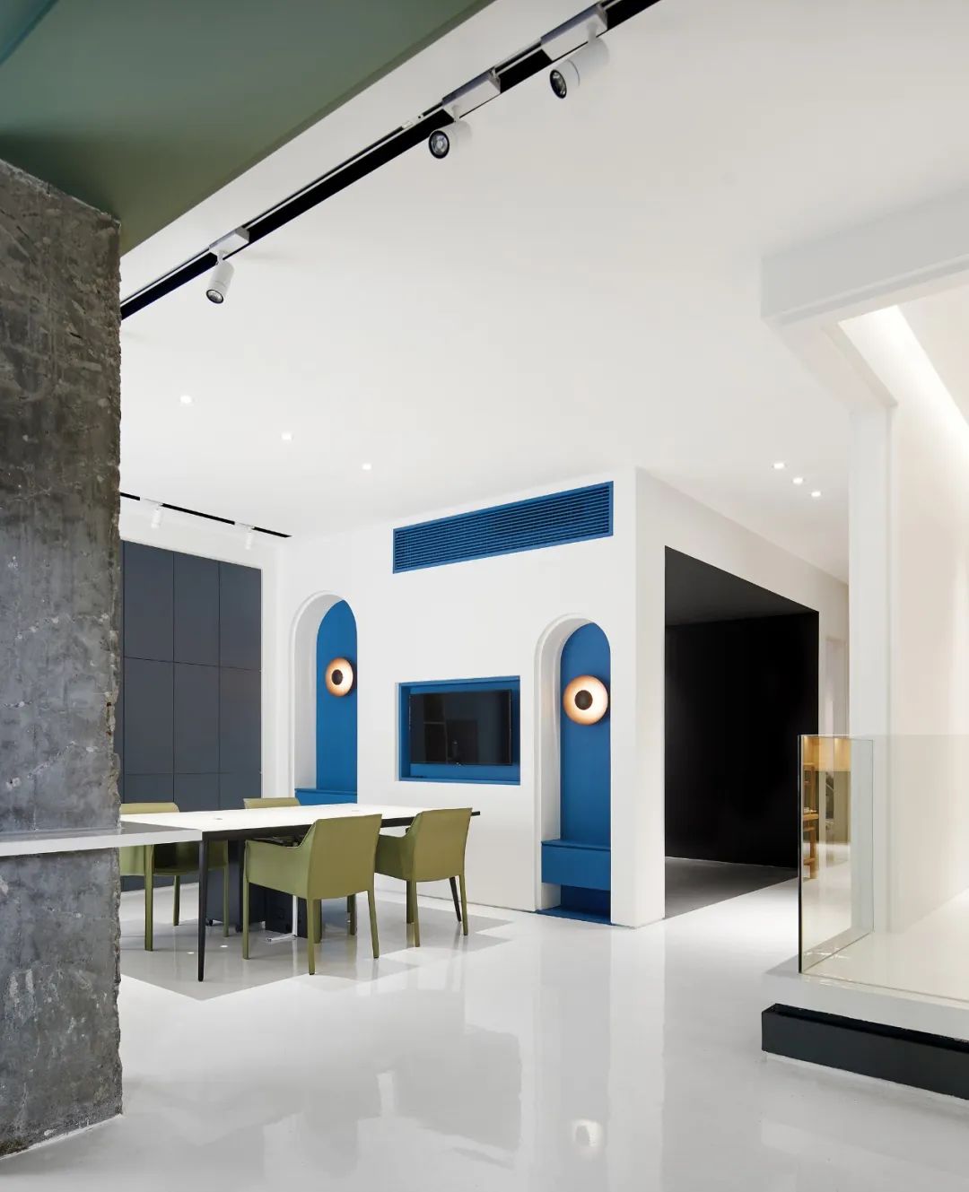 凯丽雅居 | 极简白撞色,艺术涂料与布艺软装的完美融合-14