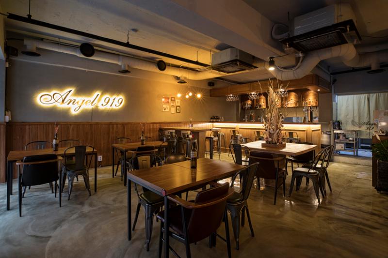 照明营造氛围的空灵咖啡厅设计-3