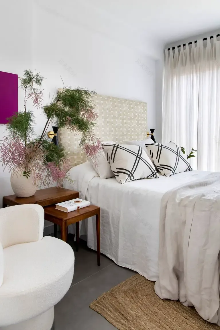 西班牙 70 年代公寓现代设计改造 | 自然材质与阳光的和谐融合-13