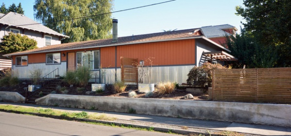 My Houzz: Couple's Two-Car Garage Becomes Their Chic New Home  -  Decor Ideas-12