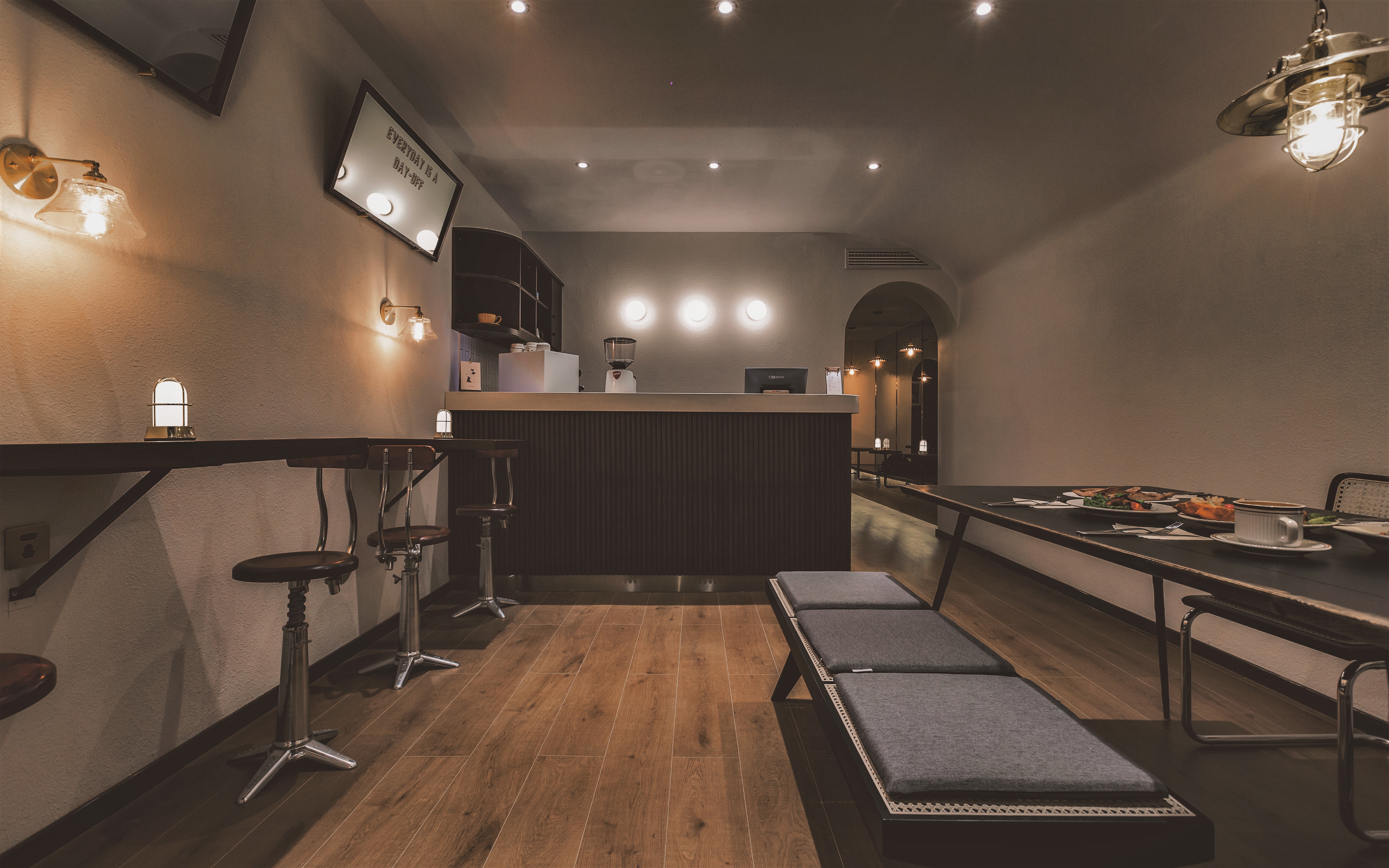 重庆休憩日西餐店丨中国重庆丨派派全案设计公司-1