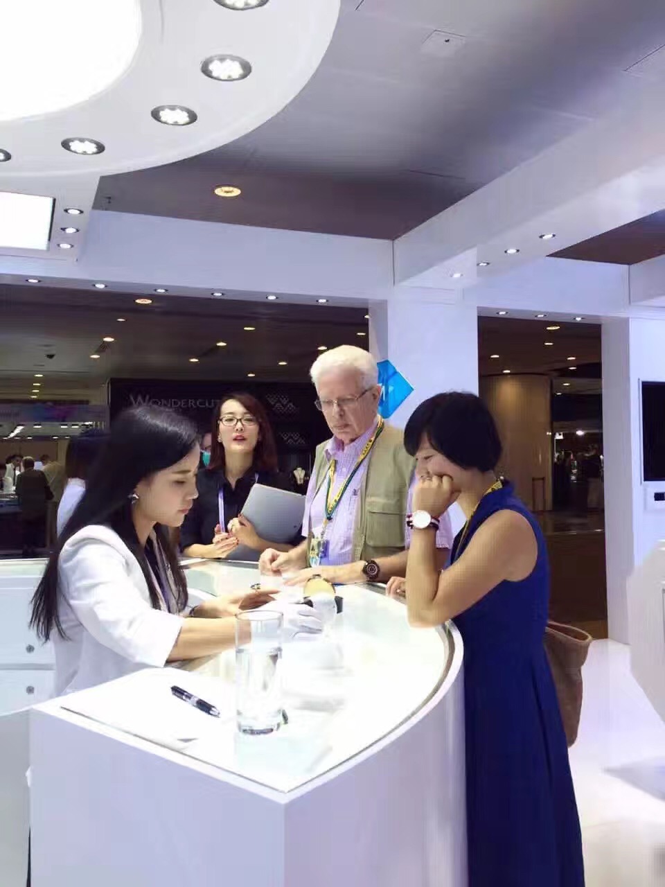 METAGEM智能宝石展位设计-5