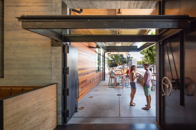 亚基马谷农业遗产的复兴 · Cowiche Canyon Kitchen and Icehouse Bar-7