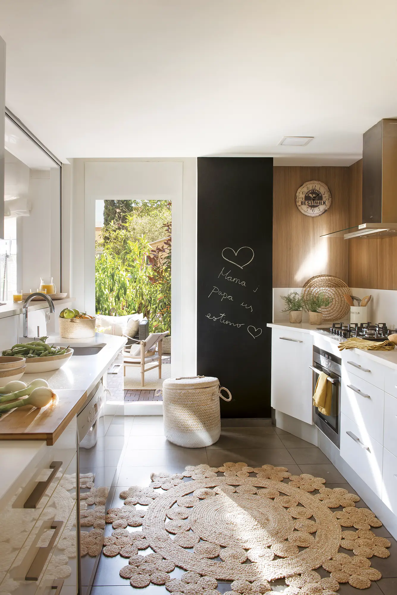 巴塞罗那阳光公寓，创新设计打造舒适空间-5