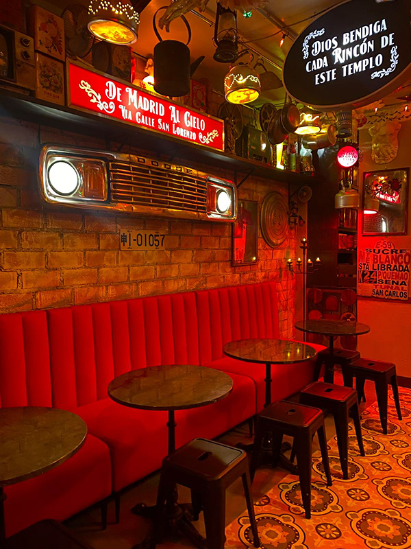 马德里社交俱乐部(注:在西班牙语里,la是定冠词,social有社交的意思 ,Madrid是马德里,LA SOCIAL MADRID有可能是马德里当地一个社交俱乐部之类的名称,这只是基于常见情况的推测) 丨西班牙马德里-29