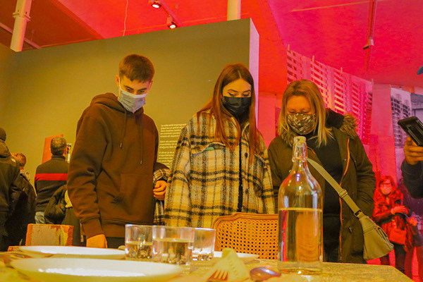 回声,一座城市的反射(注:refle·os推测应为reflejos,西班牙语反射、反响之意) -73