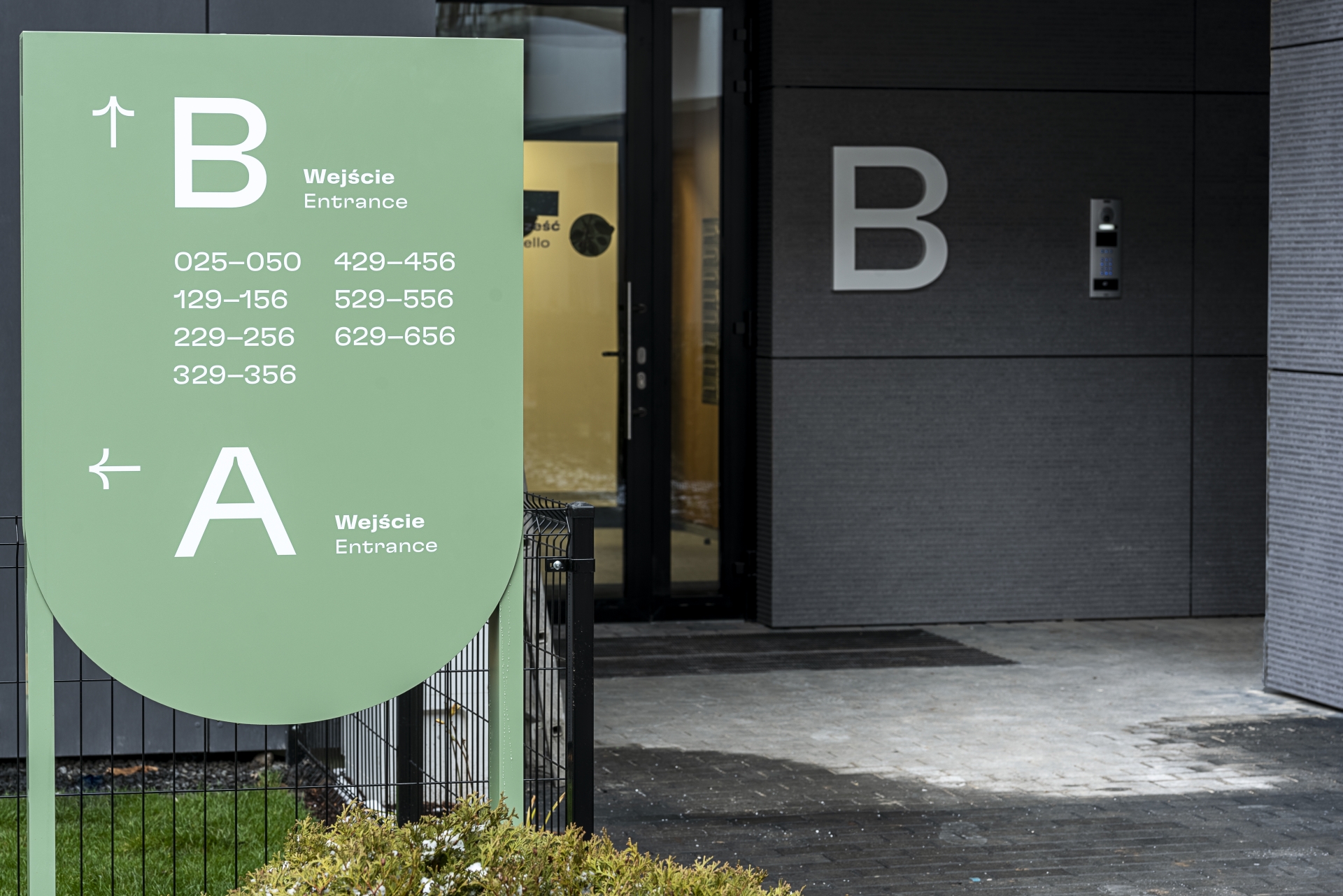 Resi4Rent 大楼导视系统与环境图形设计丨波兰克拉科夫丨blank studio,wayfinding studio-41