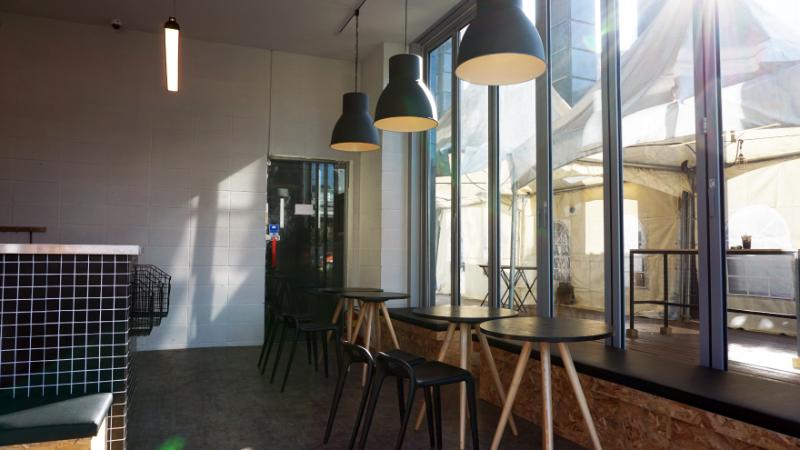 十坪黑砖咖啡厅 室内设计案例解读-5