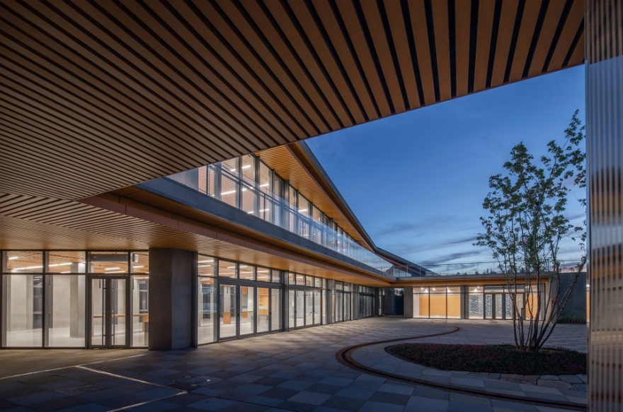 大地之痕:七色山矿坑花园游客中心
,青岛 / UUA建筑师事务所-42