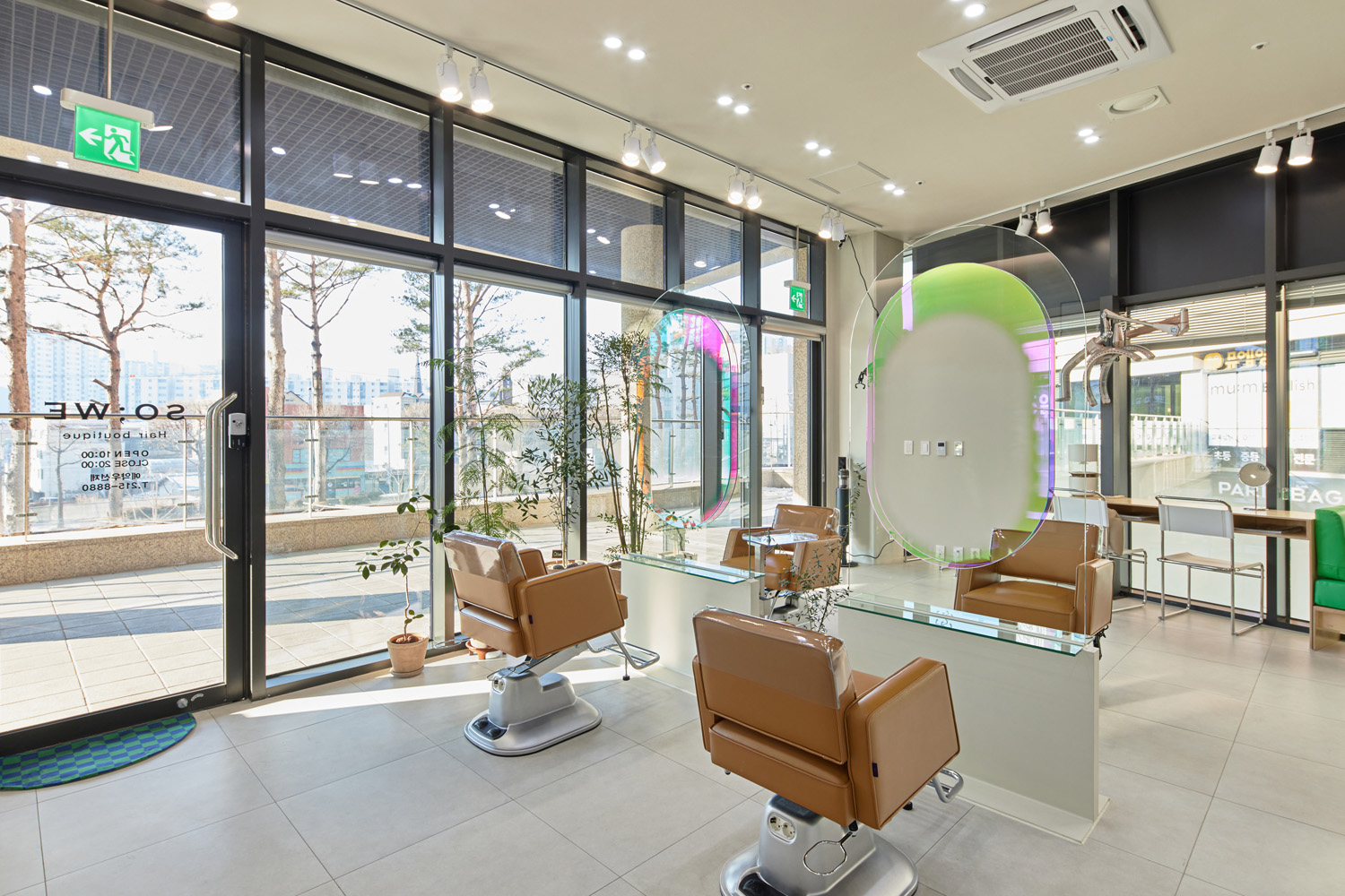 现代简约风格的 16 平米美容室内设计-4