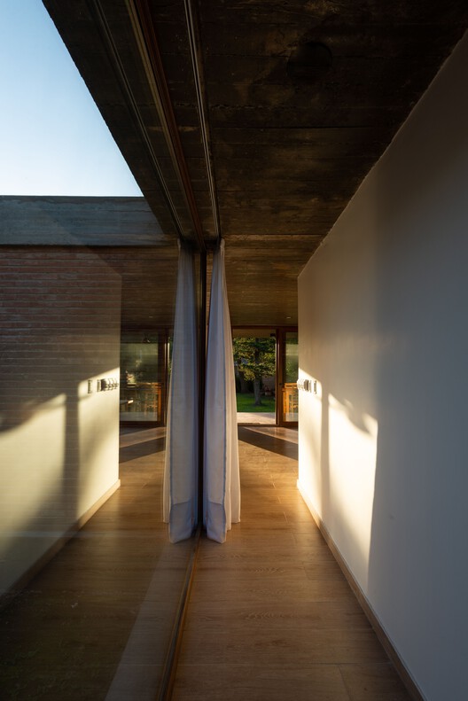 阿根廷 House VV · 融入自然的可持续住宅设计丨阿根廷拉普拉塔-21