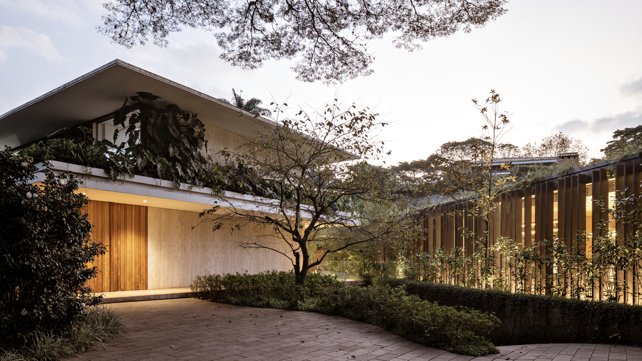 热（JE）居所 + 附属建筑

注：这里Ane·o推测可能是anexo （在葡萄牙语、西班牙语等语言里有附属建筑、附加物等意思 ），因根据现有信息难以百分百确认，若与实际不符，请补充更多背景信息 丨Cape VerdePaul丨Jacobsen Arquitetura-0