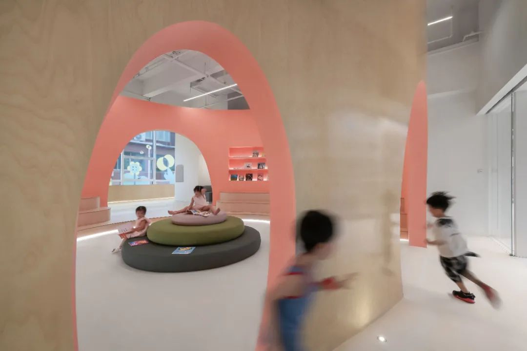 童话世界的大门 | 壹所设计工作室的幼儿阅读空间-26