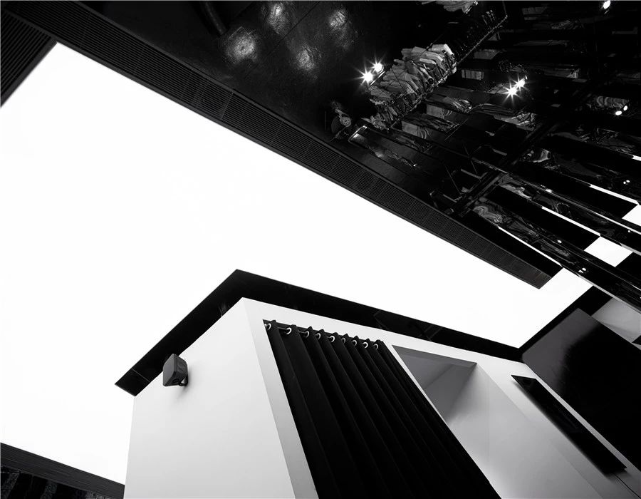 VIO 暗黑系服装品牌买手店丨中国南昌丨EDGE ARCHITECTS 上海艾集建筑-20