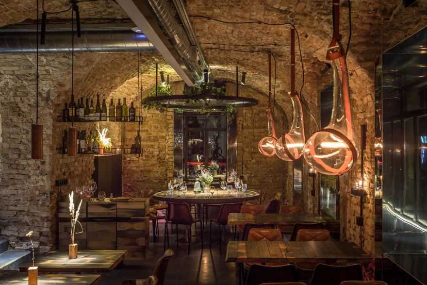 Win Bar | 乌克兰基辅 1812 年老建筑中的现代酒馆-17