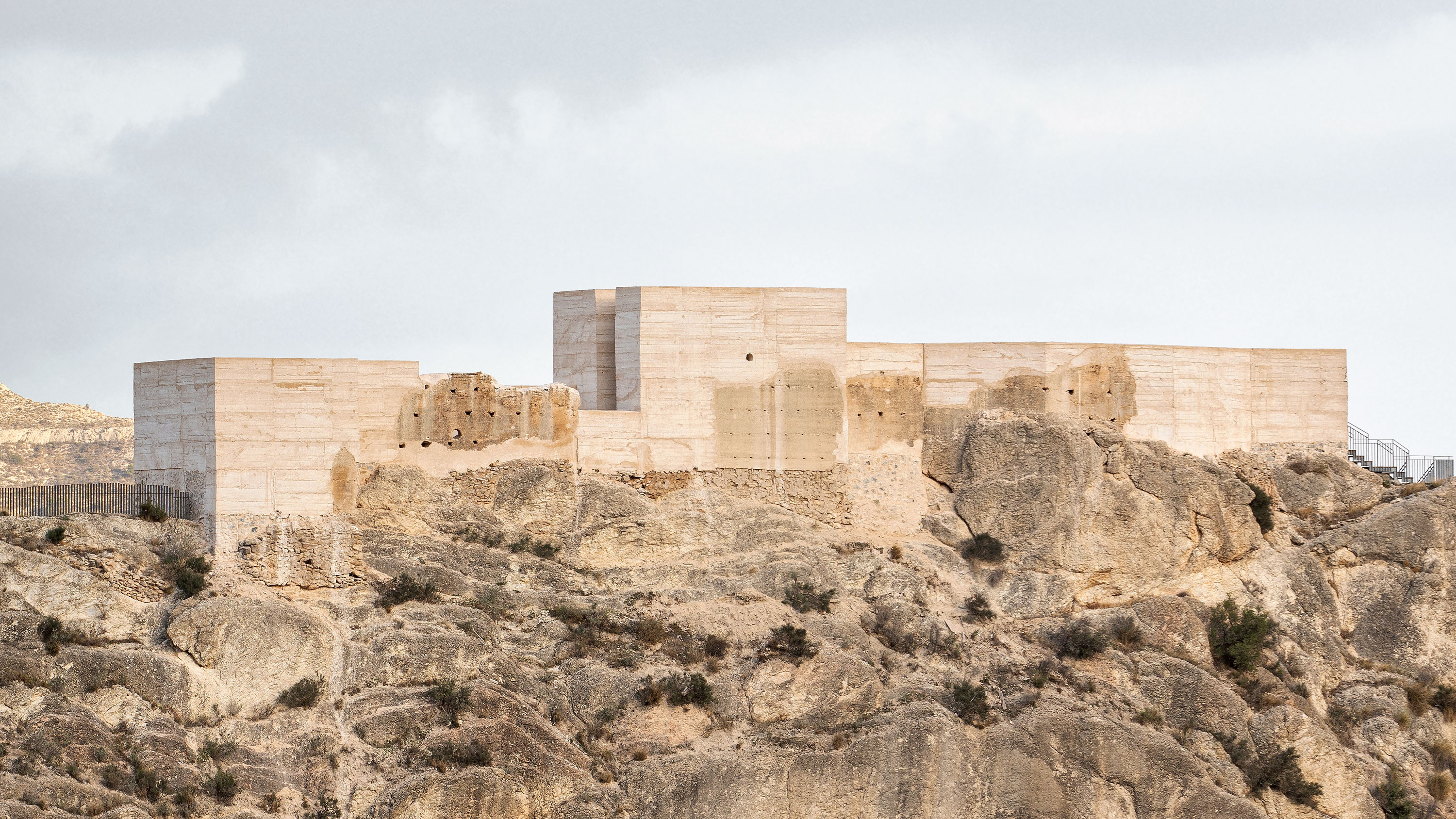 西班牙 Jijona 塔格罗斯城堡翻修-0