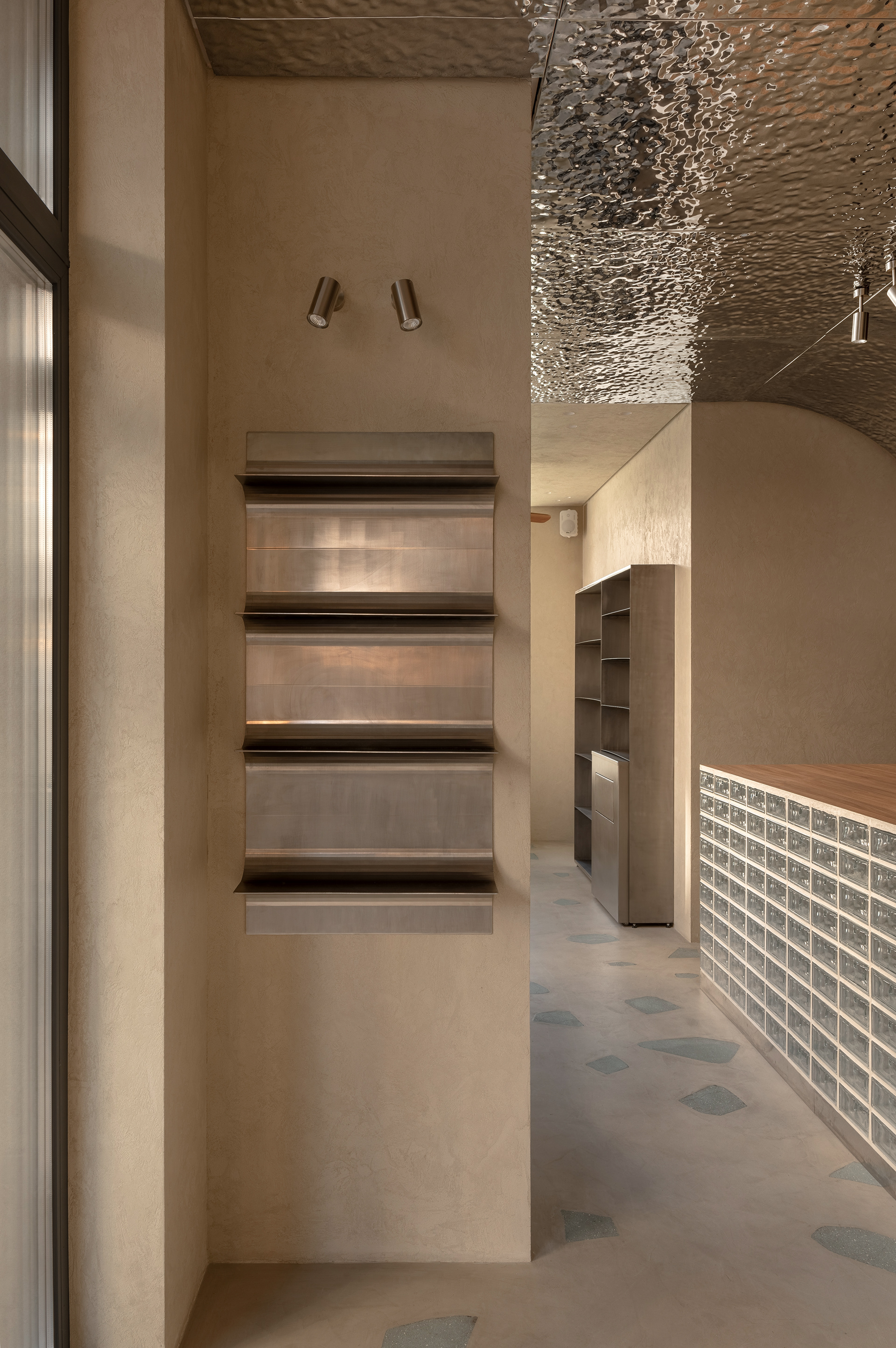 梅瓦点（注：MEVA可能是特定的品牌、名称等，如果有更多背景信息，翻译会更精准） 丨乌克兰基辅-28