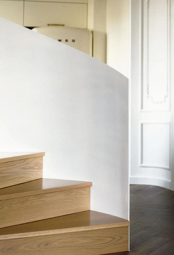 法式旋转楼梯公寓-43