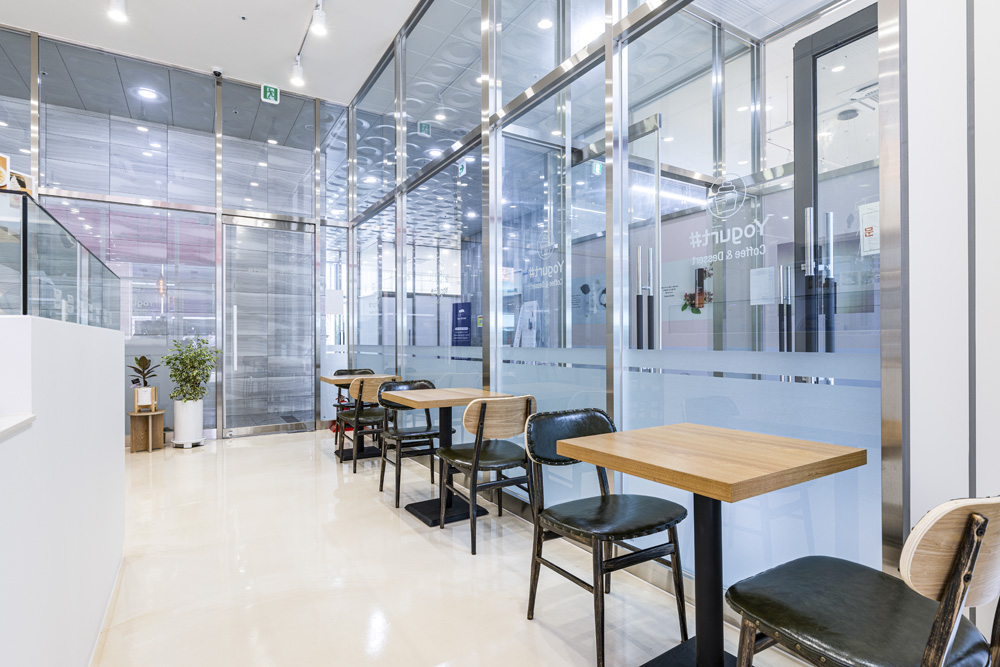 粉色点缀的 10 坪咖啡小店设计-8