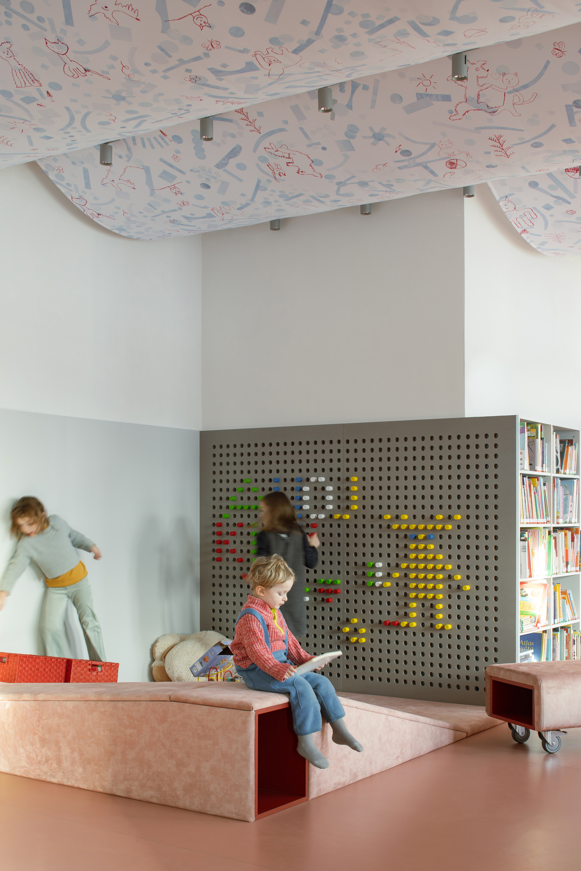 Červený Kostelec的Břetislav Kafka图书馆丨捷克丨Papundekl Architects-38