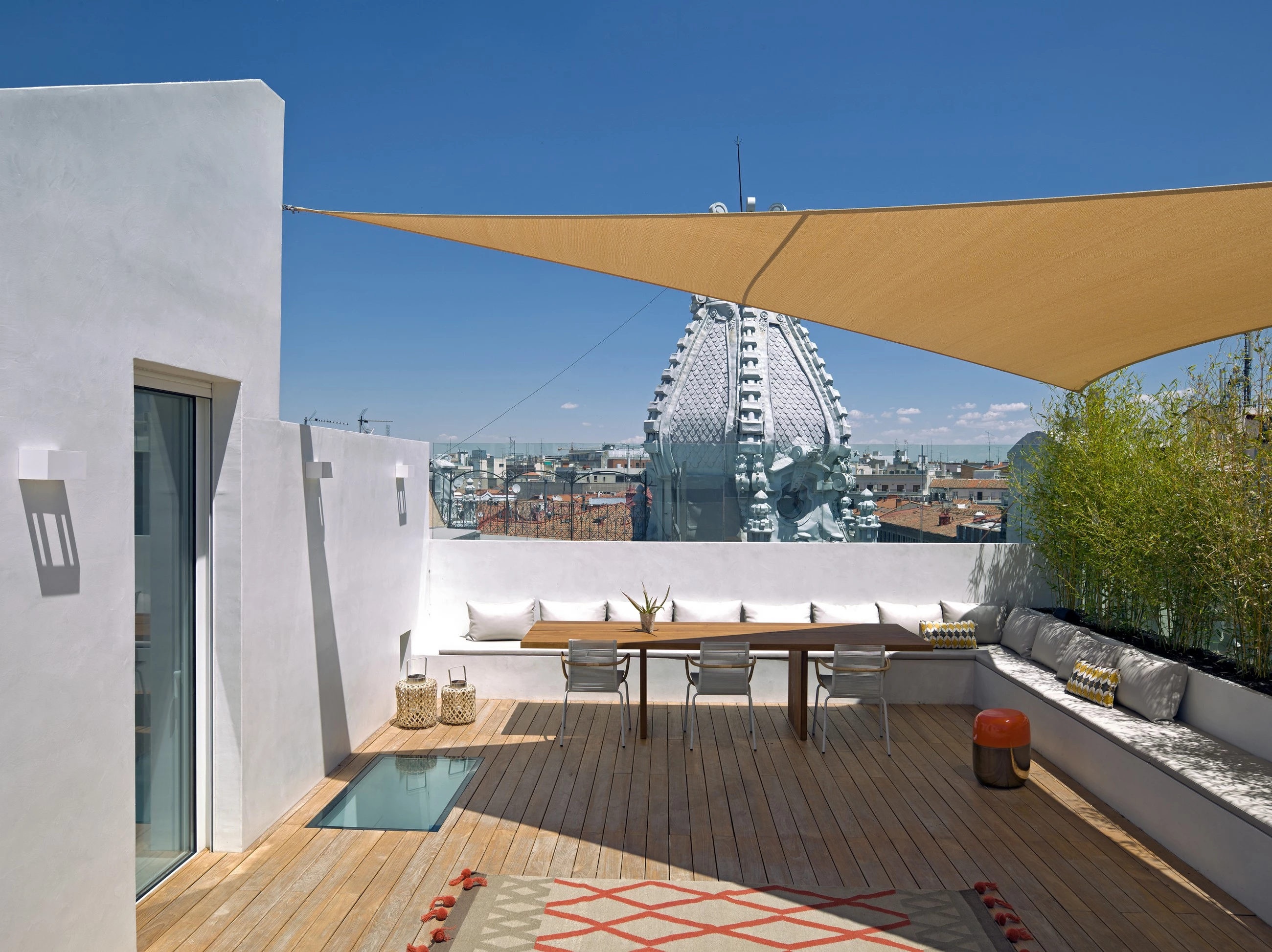 融合传统与现代的西班牙公寓设计-12