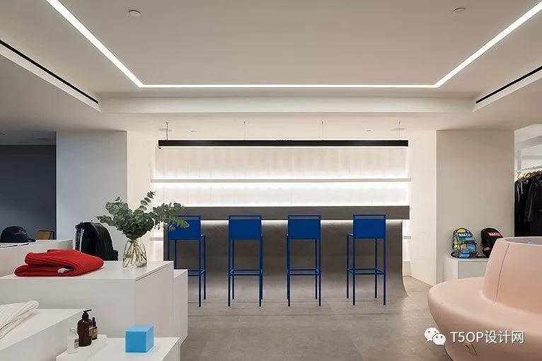 548㎡前莫斯科建筑局改造的时尚商店 | LOGIC-8