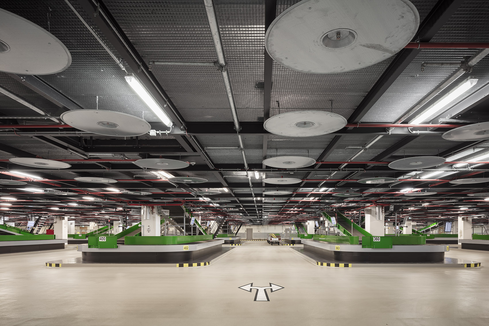 蓄势待发 首航展翅:柏林-勃兰登堡机场正式投入运营 / gmp-59