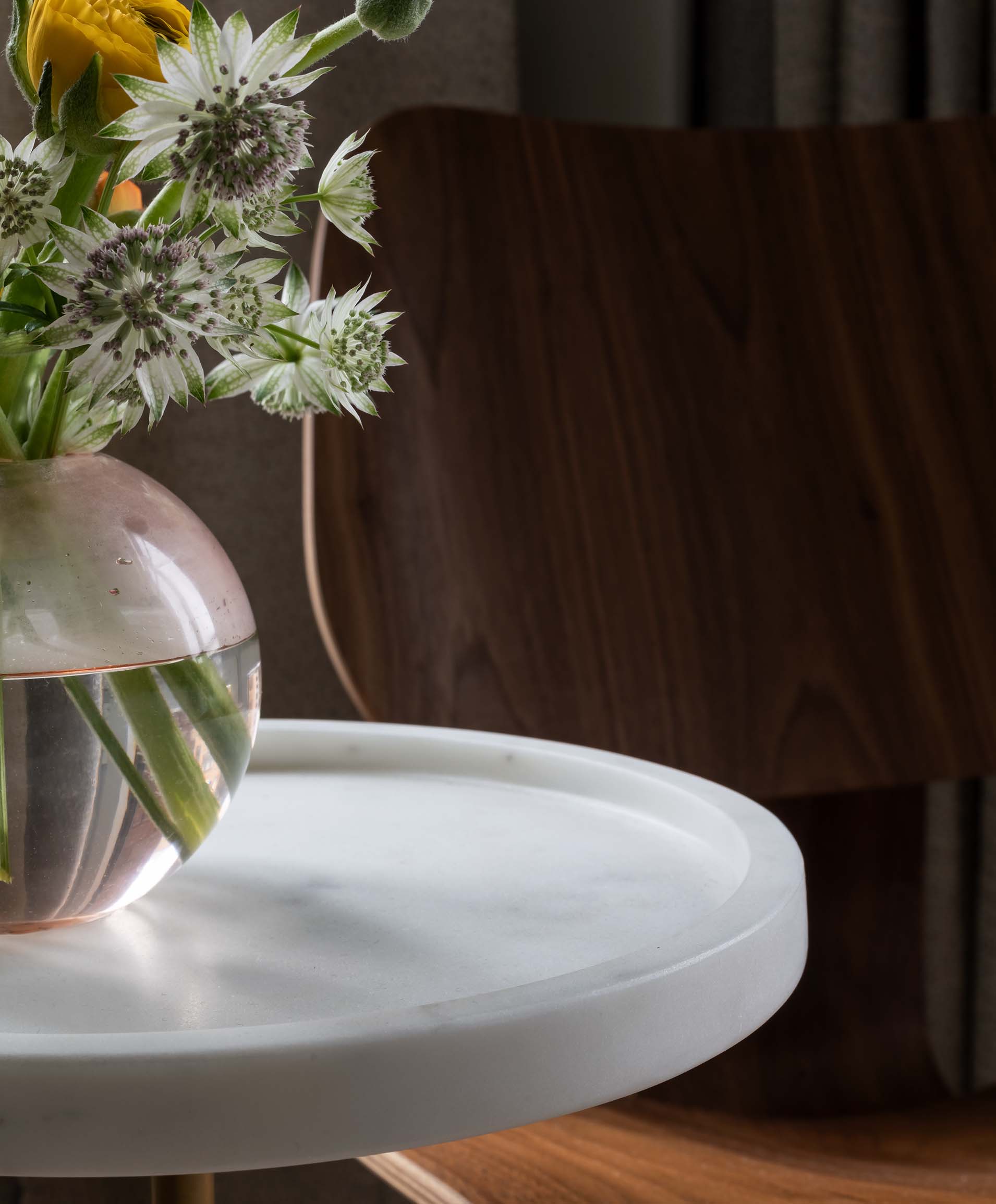 家外之家;宾至如归的地方 (注:此表达在日常中有固定含义,两种都较常用且贴合,严格按只提供唯一答案的要求,此处可选用家外之家)
最终翻译:家外之家丨GhanaUpper West-27