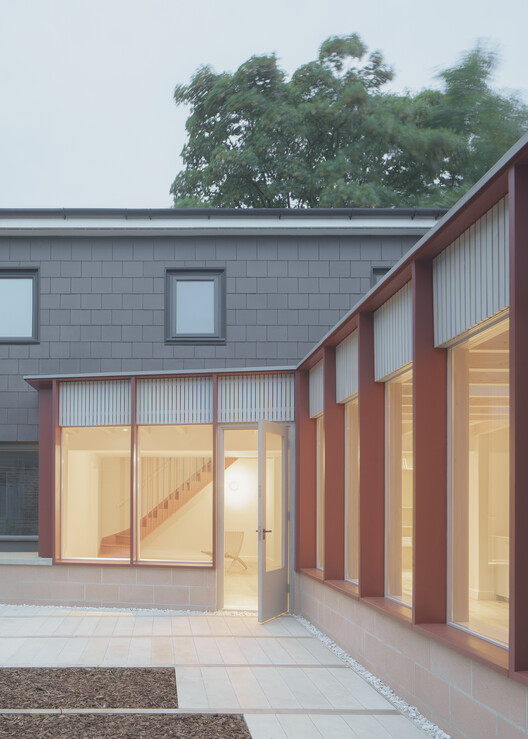 pirouette 有(芭蕾舞)单脚尖旋转的意思,house 是房子房屋,结合起来可译为旋转之屋丨英国丨Artefact Studio-11