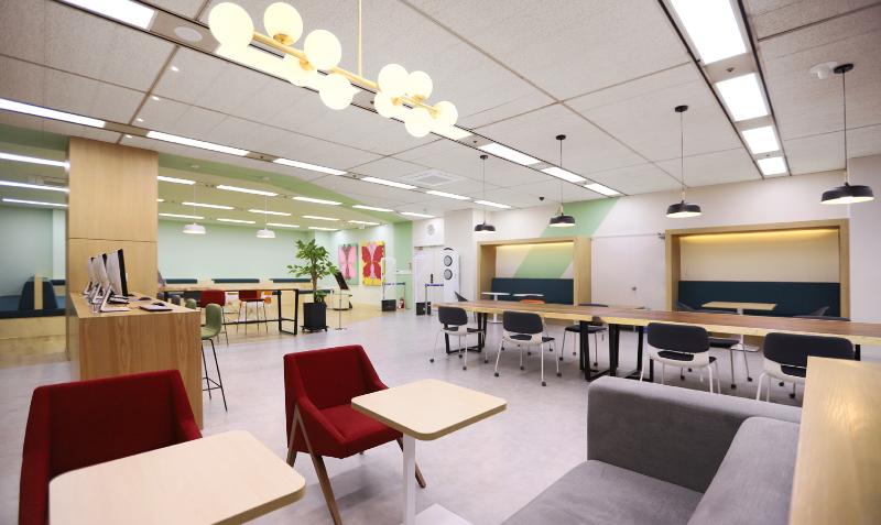 国会图书馆 | 明亮温馨的国会内阅读空间-2