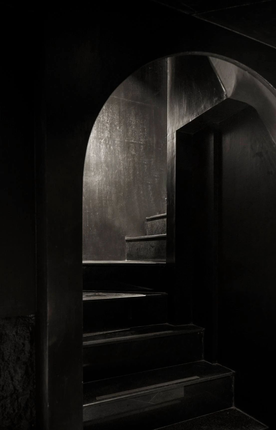 暗黑式混凝土结构鸡尾酒吧设计丨印度新德里丨RENESA ARCHITECTURE DESIGN-59