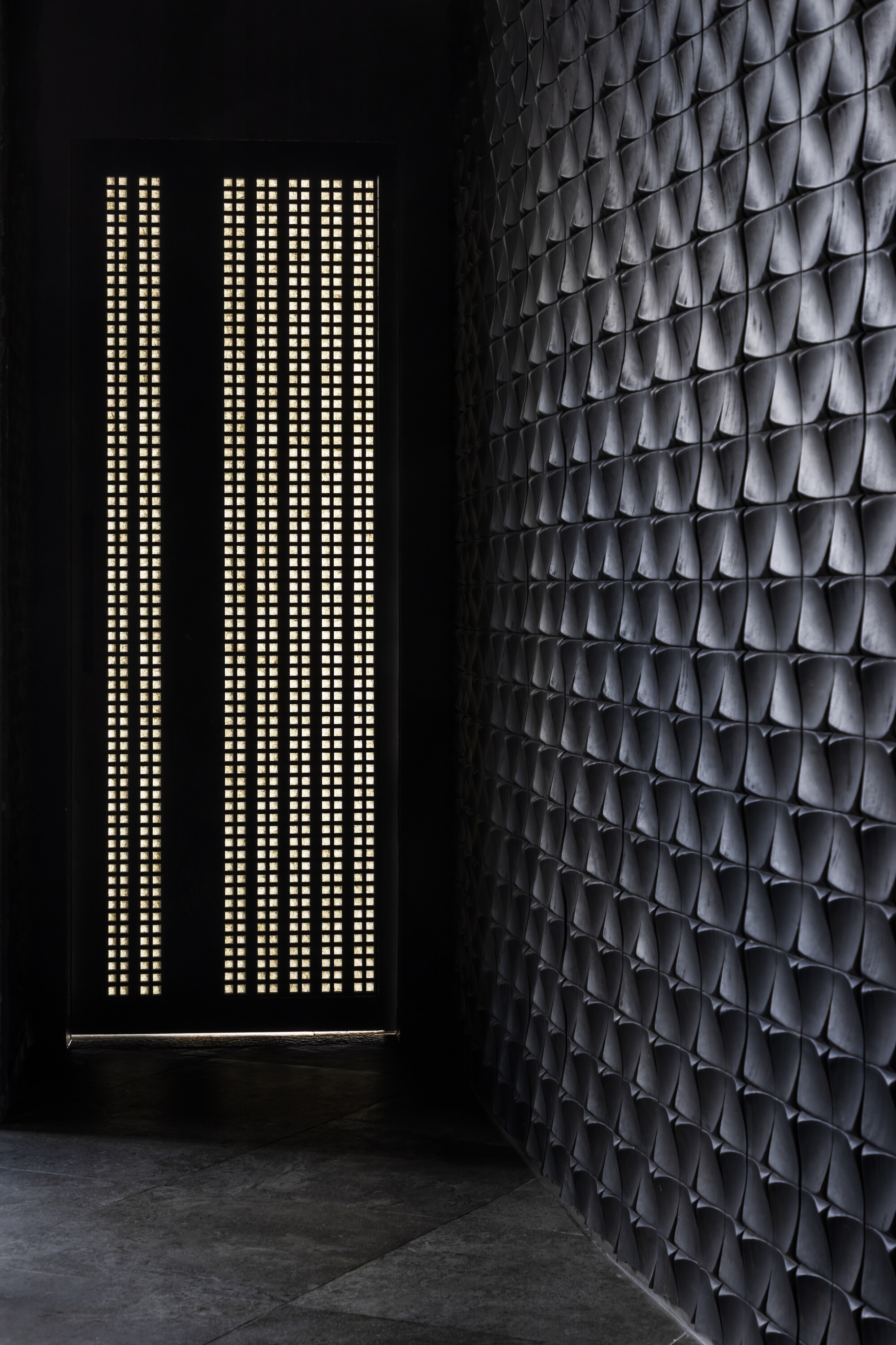 Urban Sparkle for Hokkaido Sachi Restaurant Thao Dien  / Takashi Niwa Architects-37