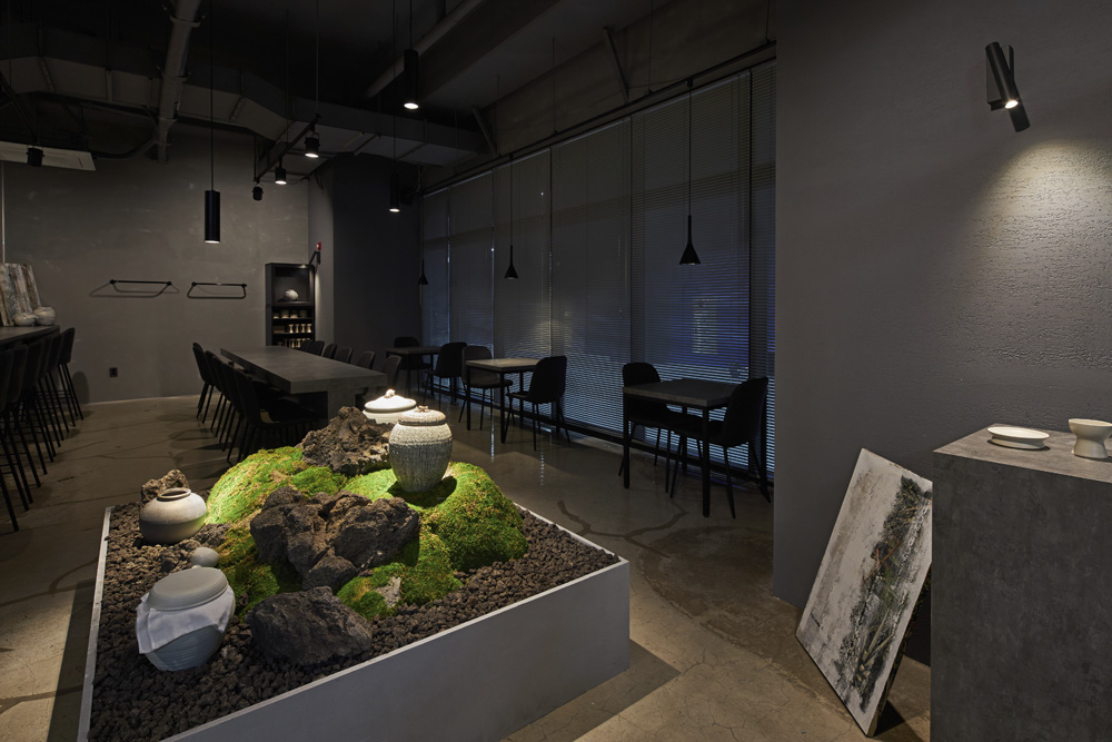 20 平米现代都市风酒馆，精致空间设计诠释高级品味-8