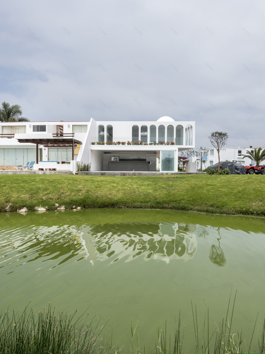 Lobster House / Martín Dulanto Arquitecto-17
