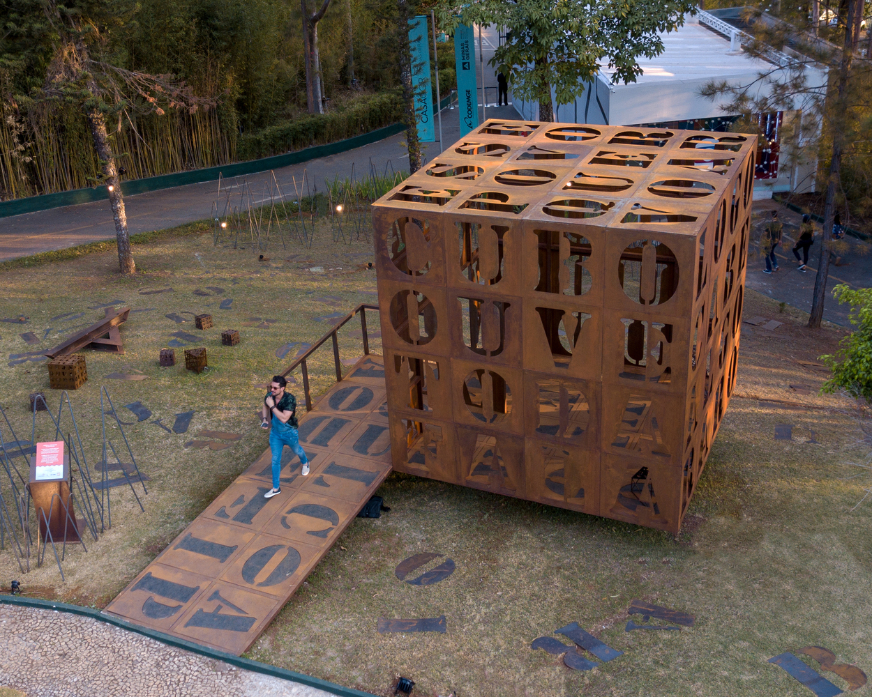 立方诗境 · 巴西 CUBOESIA & STEEL GARDEN 多感官空间艺术-10