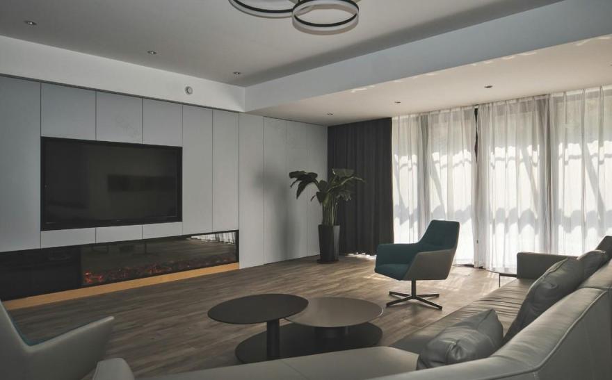 245㎡现代简约大平层,藏蓝美式卫浴柜成焦点-23