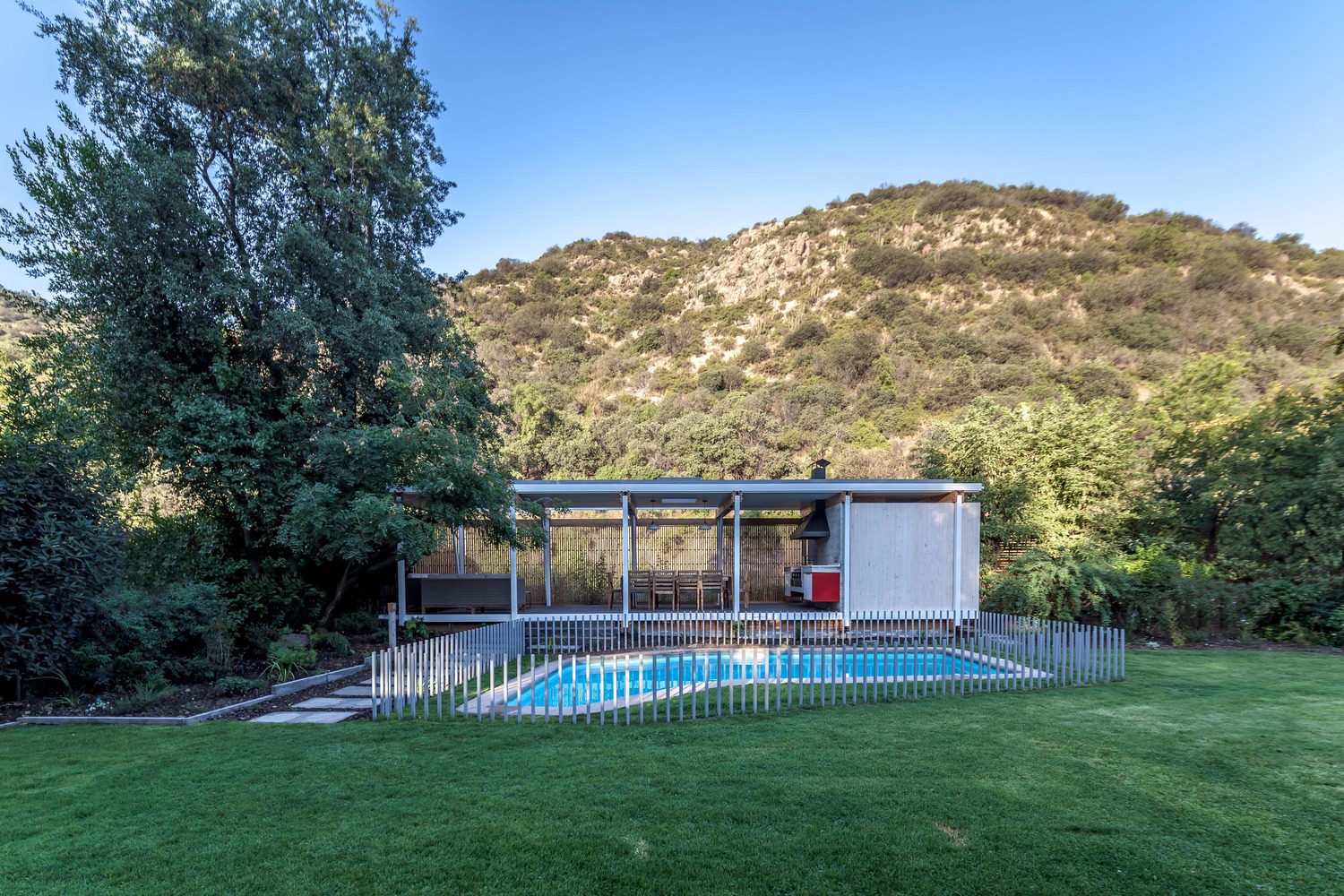 绿意盎然的多功能 Pergola Pavilion-55