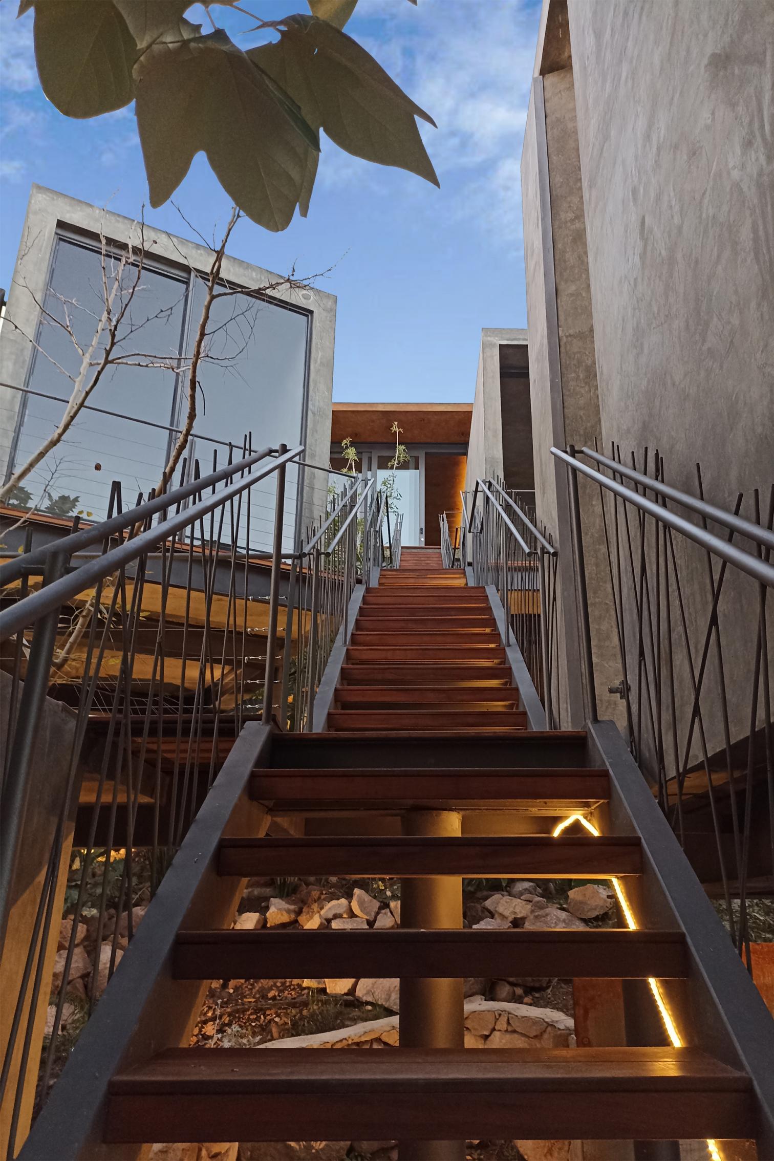 墨西哥 Casa Pedregal 住宅 | 与自然共生的现代建筑-4