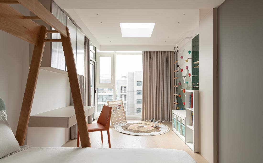 光线与空间的完美融合 · 顶楼平层住宅的创新设计-127