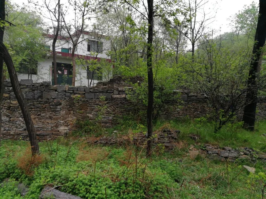 若是远行客，那便尽赏山间白月光——「了忘谷」民宿-23